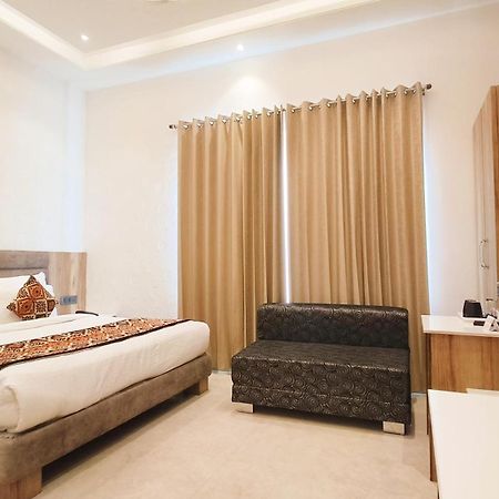 Blessings Hotel Амритсар Экстерьер фото