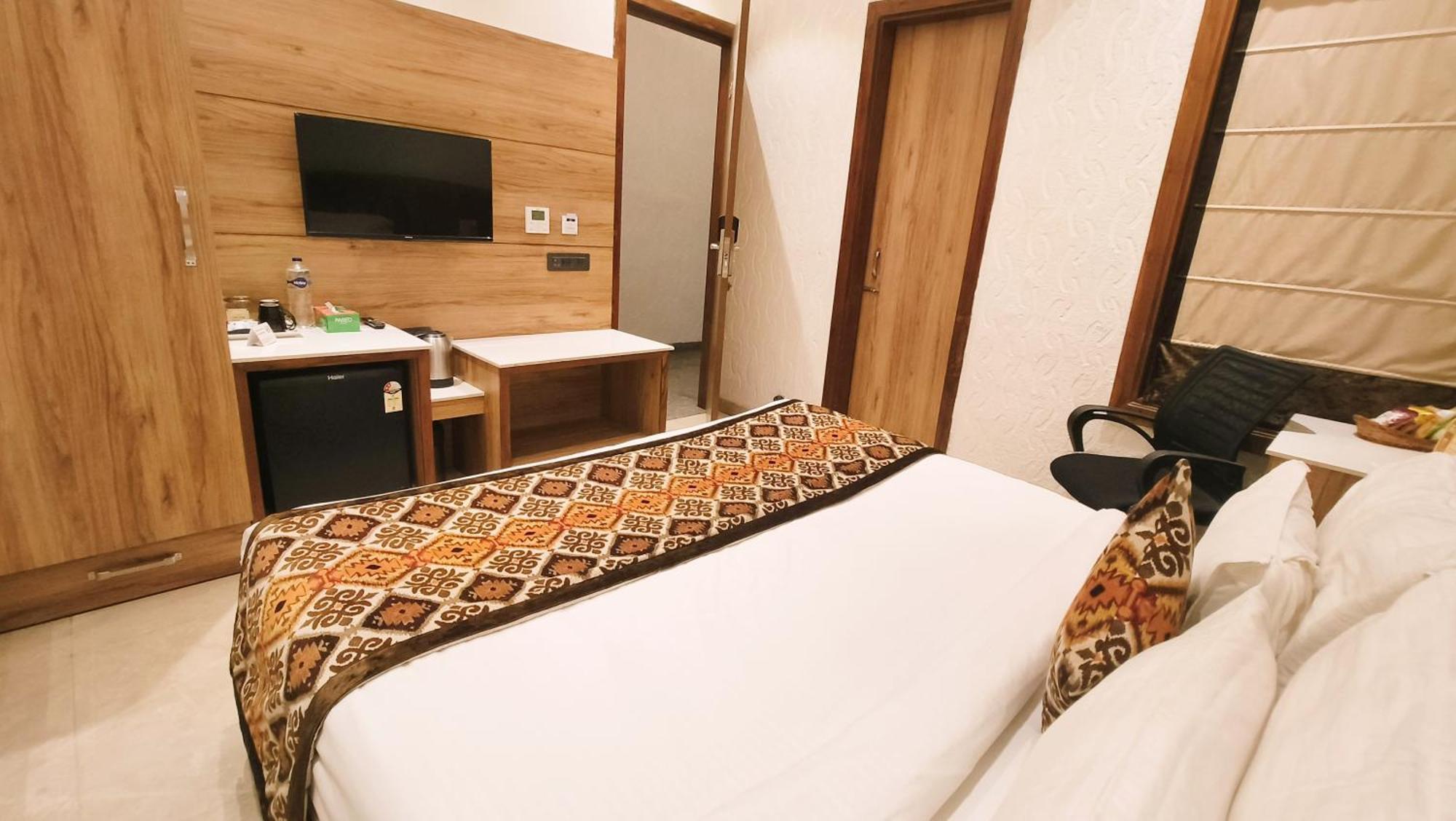 Blessings Hotel Амритсар Экстерьер фото